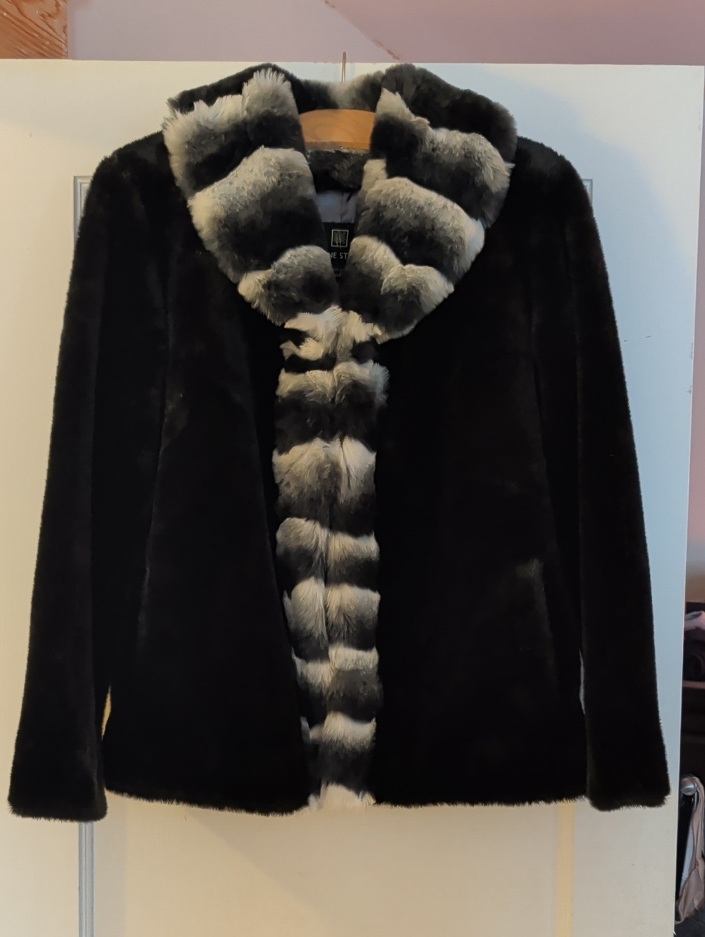 Alpine Studio Black Faux Fur Jacket with Contrasting Gray-Trim Collar, Sz L